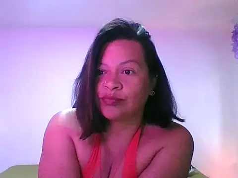 Snapshot of adri89-g chatting on October 16, 11:33 am adri89-g online show from October 16, 11:33 am