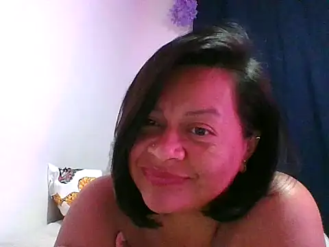 Snapshot of adri89-g chatting on October 16, 11:39 pm adri89-g online show from October 16, 11:39 pm