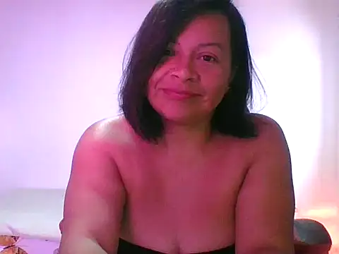 Snapshot of adri89-g chatting on October 18, 12:50 pm adri89-g online show from October 18, 12:50 pm