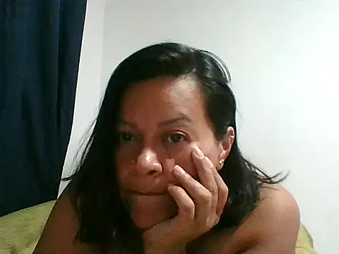 Snapshot of adri89-g chatting on October 30, 7:14 pm adri89-g online show from October 30, 7:14 pm