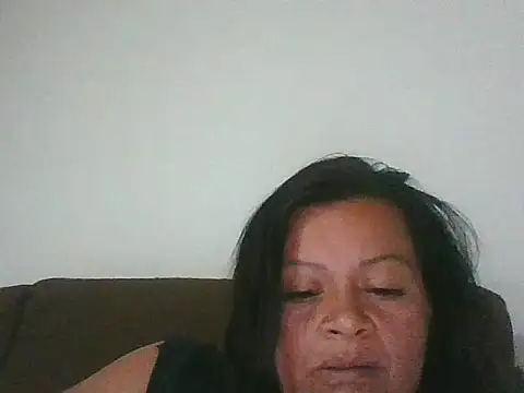 Snapshot of adri89-g chatting on November 1, 1:51 am adri89-g online show from November 1, 1:51 am