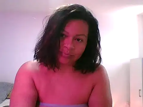 Snapshot of adri89-g chatting on November 5, 12:49 pm adri89-g online show from November 5, 12:49 pm