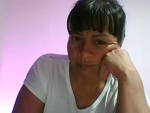 Snapshot of adri89-g chatting on November 16, 3:01 am adri89-g online show from November 16, 3:01 am