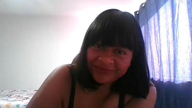 Snapshot of adri89-g chatting on December 15, 2:21 pm adri89-g online show from December 15, 2:21 pm