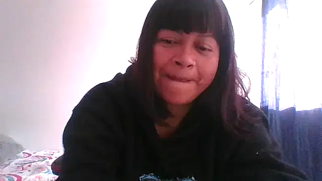 Snapshot of adri89-g chatting on January 6, 1:37 pm adri89-g online show from January 6, 1:37 pm