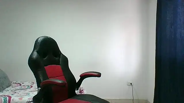 Snapshot of adri89-g chatting on February 1, 1:20 pm adri89-g online show from February 1, 1:20 pm