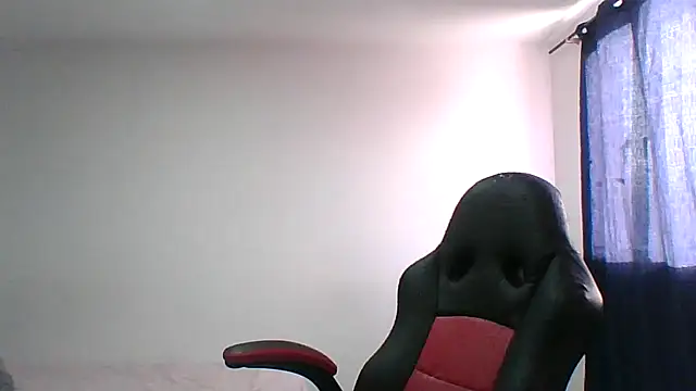 Snapshot of adri89-g chatting on February 9, 12:31 pm adri89-g online show from February 9, 12:31 pm