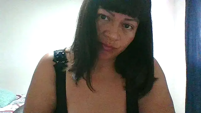 Snapshot of adri89-g chatting on February 18, 12:34 pm adri89-g online show from February 18, 12:34 pm