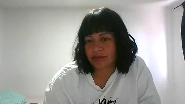 Snapshot of adri89-g chatting on February 21, 9:27 pm adri89-g online show from February 21, 9:27 pm