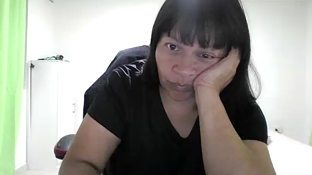 Snapshot of adri89-g chatting on July 1, 4:36 am adri89-g online show from July 1, 4:36 am