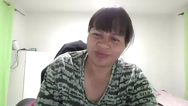 Snapshot of adri89-g chatting on July 11, 3:42 am adri89-g online show from July 11, 3:42 am