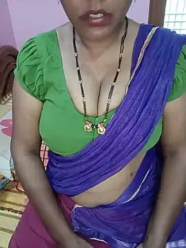 Snapshot of KannadaTamilTeluguBeauty chatting on June 20, 3:31 am KannadaTamilTeluguBeauty online show from June 20, 3:31 am