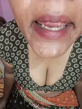 Snapshot of KannadaTamilTeluguBeauty chatting on June 23, 1:25 am KannadaTamilTeluguBeauty online show from June 23, 1:25 am