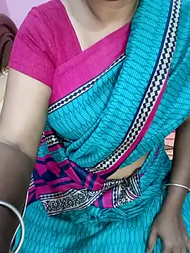 Snapshot of KannadaTamilTeluguBeauty chatting on July 11, 4:26 am KannadaTamilTeluguBeauty online show from July 11, 4:26 am
