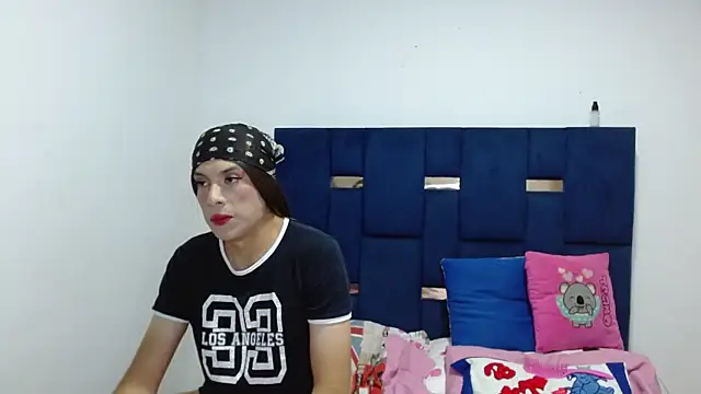 PinkLuna LolaBloom online show from April 5, 2:31 am