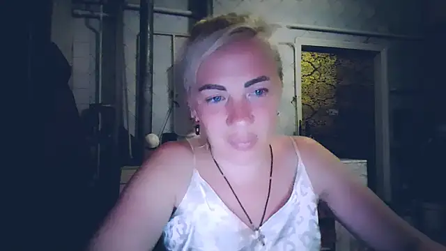 EmmaCat  online show from May 25, 6:47 pm
