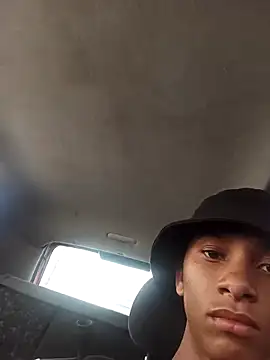 Snapshot of IssuedEcho chatting on March 4, 1:17 pm IssuedEcho online show from March 4, 1:17 pm