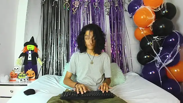 EthanBlackwoodd online show from October 26, 10:36 pm