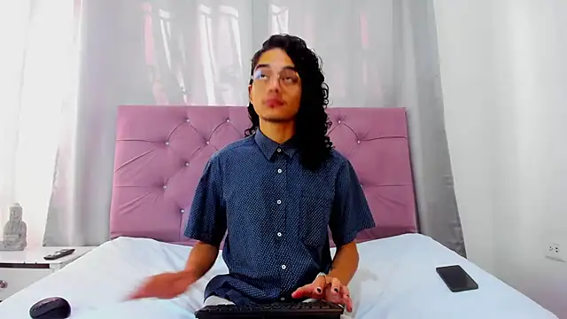 EthanBlackwoodd online show from January 8, 8:55 pm