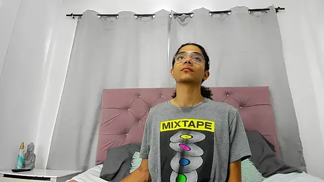 EthanBlackwoodd online show from March 11, 8:37 pm