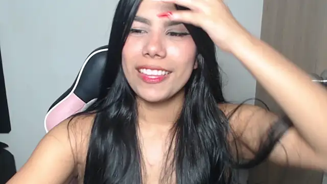 MayaScott11 online show from February 19, 8:05 pm