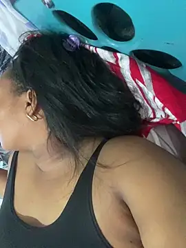 Snapshot of Karol_sexy23 chatting on February 2, 10:41 pm Karol sexy23 online show from February 2, 10:41 pm