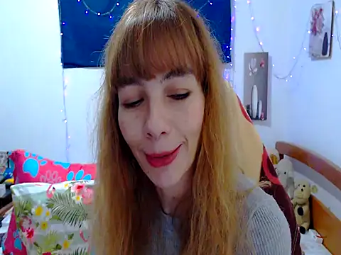 seraphinewhite online show from April 27, 11:30 am