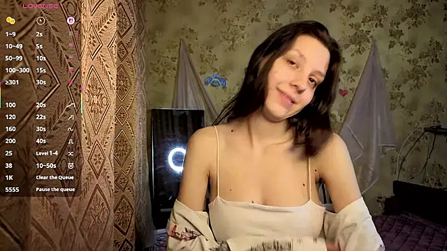 QutieDaSweet online show from February 12, 1:11 am