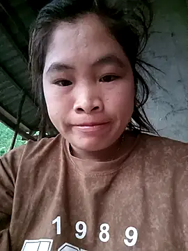 Luyen004 online show from March 2, 11:22 pm