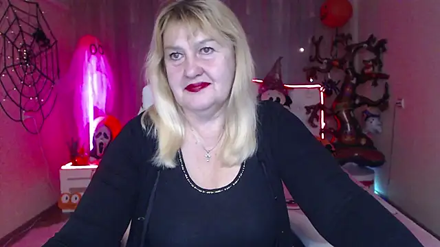 Snapshot of EmmaEllison chatting on November 5, 7:30 am EmmaEllison online show from November 5, 7:30 am