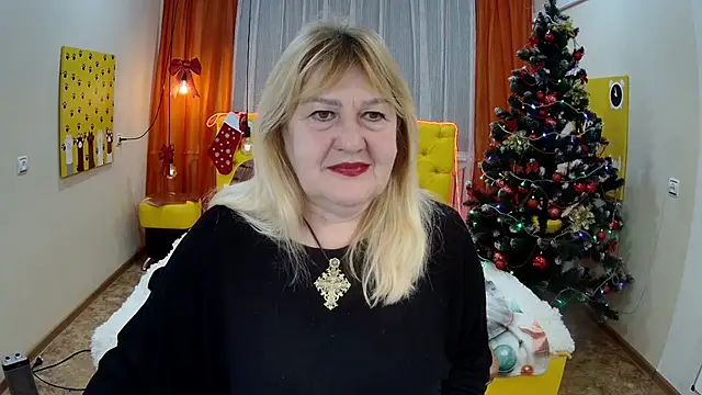 Snapshot of EmmaEllison chatting on December 5, 7:28 am EmmaEllison online show from December 5, 7:28 am