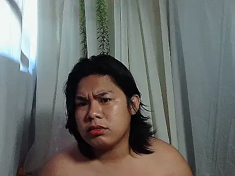 Huntrix2025 online show from March 6, 12:40 am