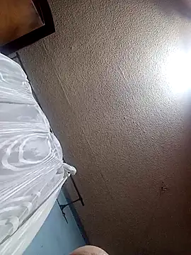 Snapshot of Jarektchurzewski chatting on February 8, 5:16 pm Jarektchurzewski online show from February 8, 5:16 pm