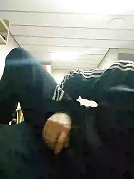 Snapshot of Alecumload chatting on September 23, 3:42 am Alecumload online show from September 23, 3:42 am