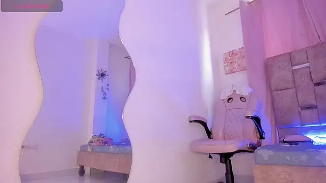 Mia royal online show from February 14, 9:00 pm