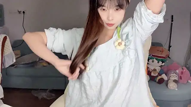 Akong11 online show from April 8, 5:24 pm