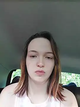 Snapshot of MaitresseMermaid chatting on June 4, 6:36 pm MaitresseMermaid online show from June 4, 6:36 pm