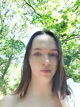 Snapshot of MaitresseMermaid chatting on June 17, 11:34 am MaitresseMermaid online show from June 17, 11:34 am