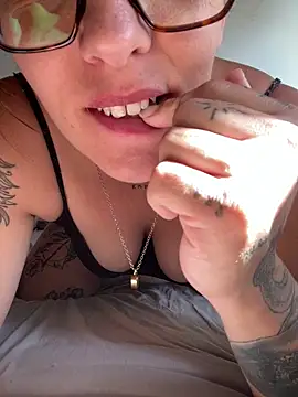 anonyme hot47 online show from June 9, 8:37 am