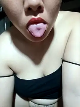 emilyzz online show from April 12, 1:54 am