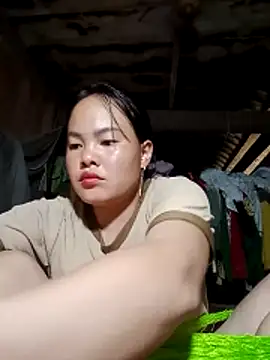 emilyzz online show from April 17, 5:21 am