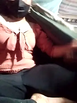 Snapshot of Emmyly_123 chatting on January 6, 5:55 am Emmyly 123 online show from January 6, 5:55 am