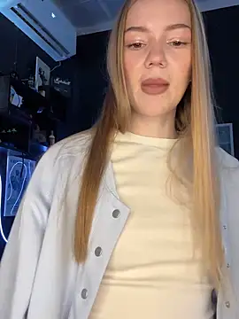 MilaMoone online show from January 18, 10:52 am