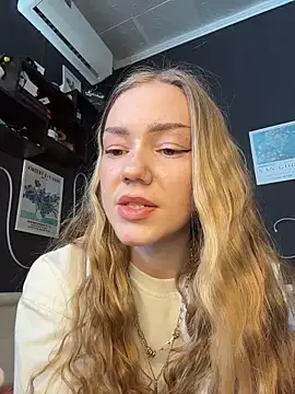 MilaMoone online show from March 13, 10:33 am