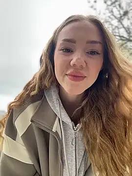 MilaMoone online show from April 5, 10:45 am