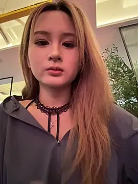 yuki june online show from April 15, 7:59 am