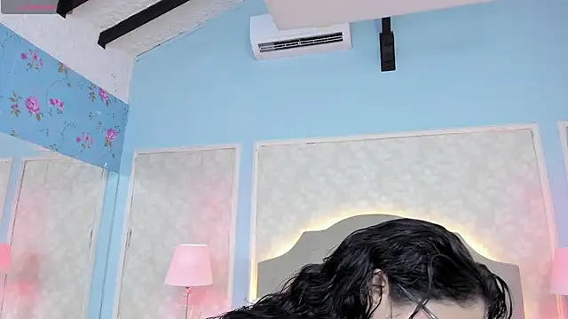 Snapshot of SamyySwet chatting on June 25, 8:13 pm SamyySwet online show from June 25, 8:13 pm