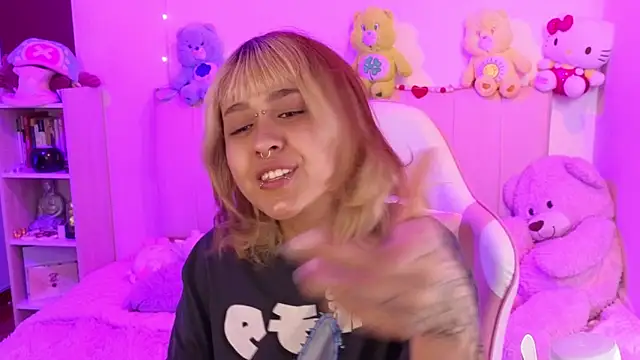 NekoWaifu online show from March 6, 2:13 pm