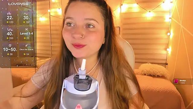 sophiee09  online show from April 9, 2:11 am