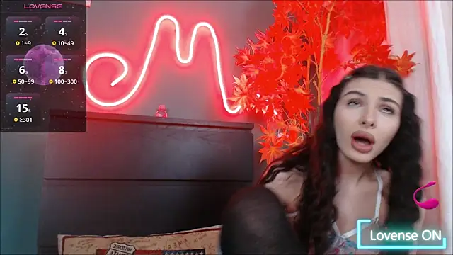 Snapshot of Moon_Shard chatting on December 16, 8:58 pm Moon Shard online show from December 16, 8:58 pm